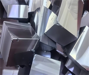 標(biāo)題：單晶硅方棒料
瀏覽次數(shù)：261
發(fā)表時(shí)間：2025-05-27